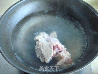 Pork Bone in Hot Pot recipe