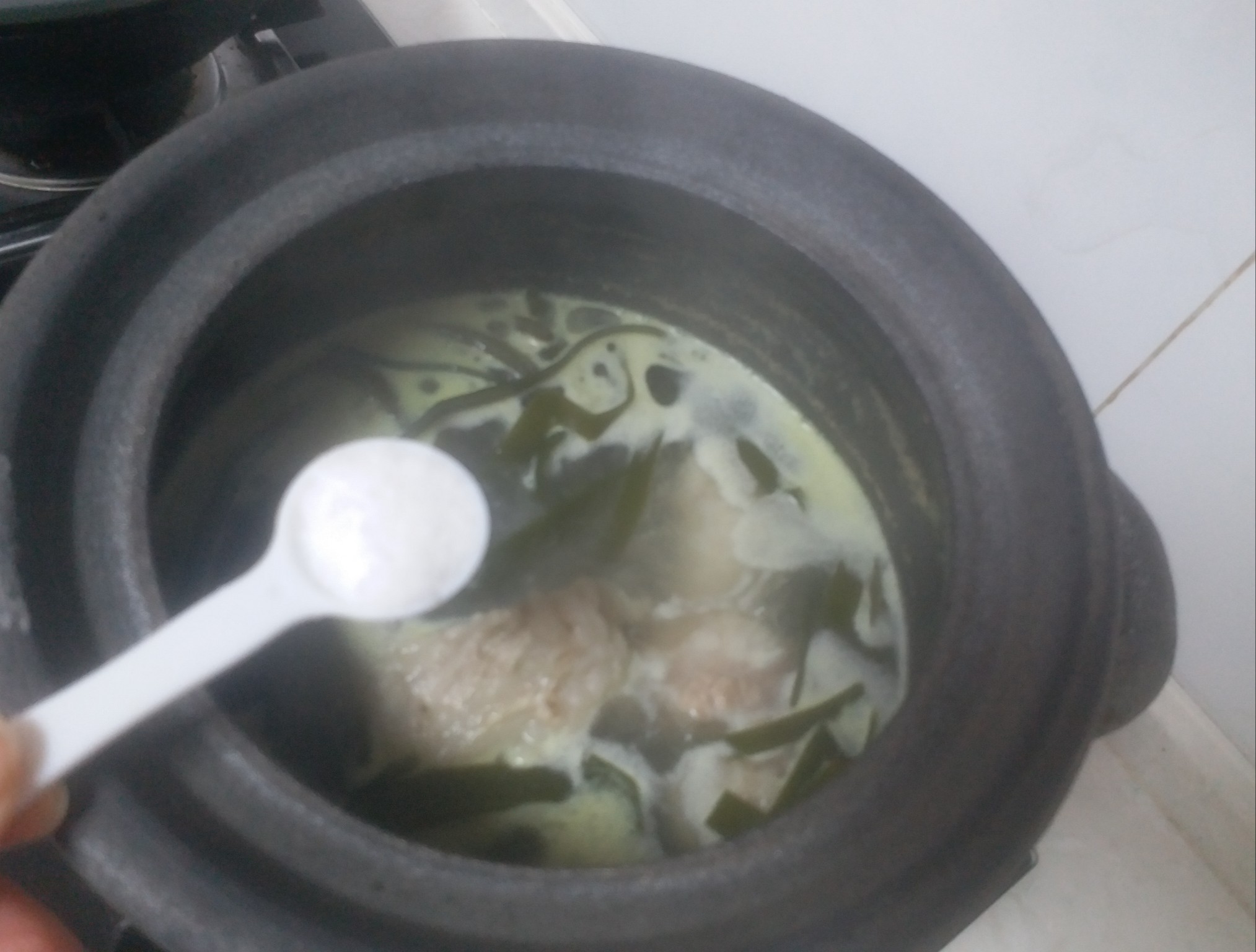 Seaweed Pork Ribs Soup recipe