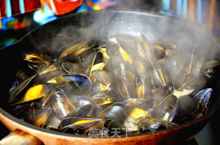 Blue Mussels Cooked in Rum Butter recipe