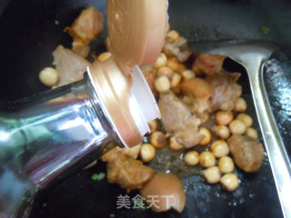 Choose Food in September to Prevent Dryness in Autumn-lotus Buckle Pig's Knuckle Bag recipe