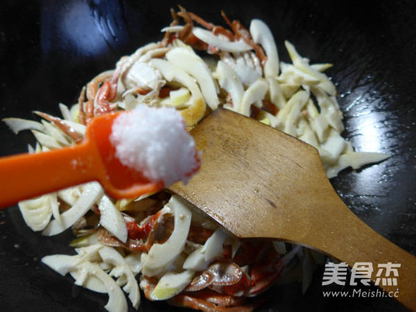 Stir-fried Flower Crab with Leishan recipe