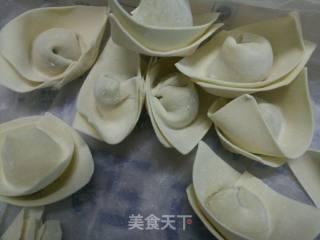 Seaweed and Shrimp Wonton recipe