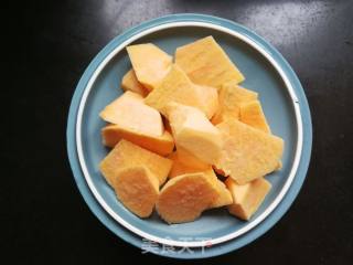 Fruit in The Soup-sweet Pear Sweet Potato and White Fungus Soup recipe