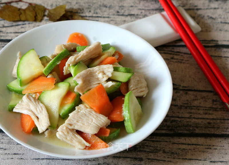 Stir-fried Chicken Breast with Zucchini recipe