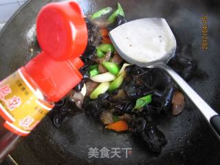 Stir-fried Fungus with Sausage recipe