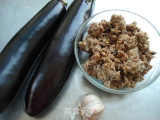 Eggplant with Minced Meat and Chrysanthemum recipe