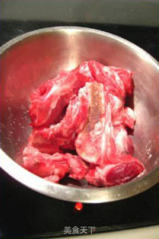 Salted Pork Bone and Radish in Pot recipe