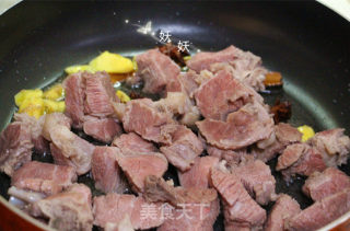 Stewed Beef Brisket with Tomato and Radish recipe