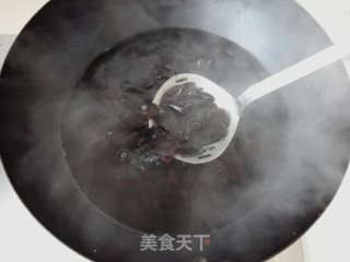 Chopped Pepper Fungus Mixed with Broccoli recipe