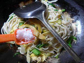 Stir-fried Noodles with Cabbage Egg and Bamboo Shoots recipe