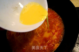 Tomato and Egg Hot Noodle Soup recipe