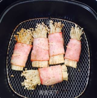 Bacon Roll with Enoki Mushroom recipe
