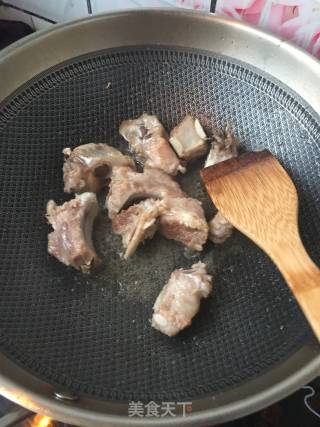 Stewed Pork Ribs with Corn Lotus Root recipe