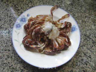 Stir-fried Crab with Mushroom and Seafood recipe