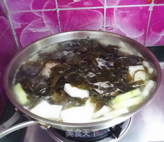 Winter Melon Kelp Soup recipe