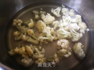 #团圆饭# Stir-fried Cauliflower with Bacon recipe