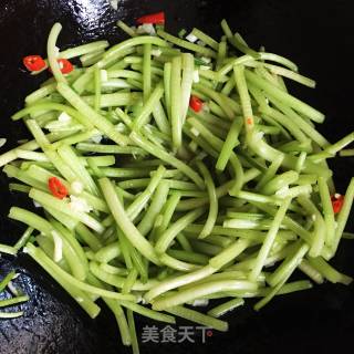 Stir-fried Potato Stem recipe