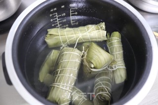 Salted Egg Yolk Soy Sauce Zongzi recipe