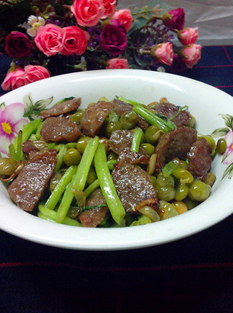 Stir-fried Meatballs with Beans and Celery