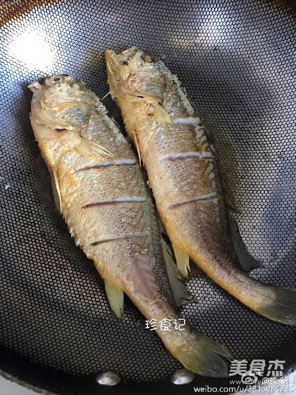 Grilled Yellow Croaker with Pickled Vegetables recipe