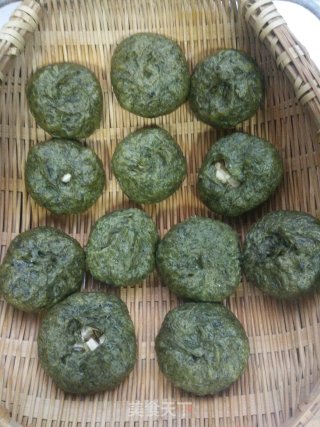 Chinese Mugwort Dried Bean Curd Buns recipe