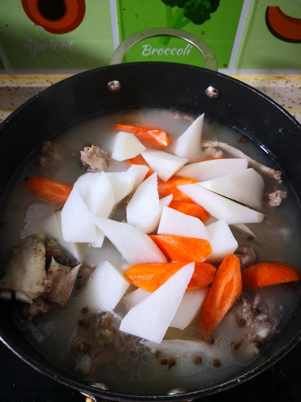 Lamb Bone Carrot Soup recipe