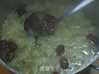 Chestnut, Red Dates and Tremella Soup recipe