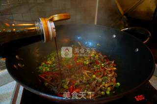 Stir-fried Chicken Gizzards with Garlic Stalks recipe