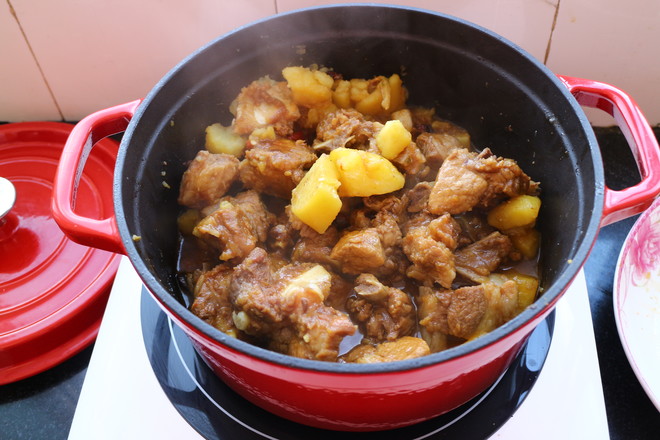 Pork Ribs Stewed with Potatoes in A Pot recipe