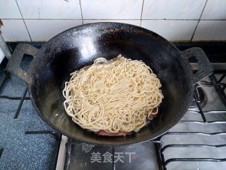 Braised Noodles with Bacon and Bamboo Shoots recipe