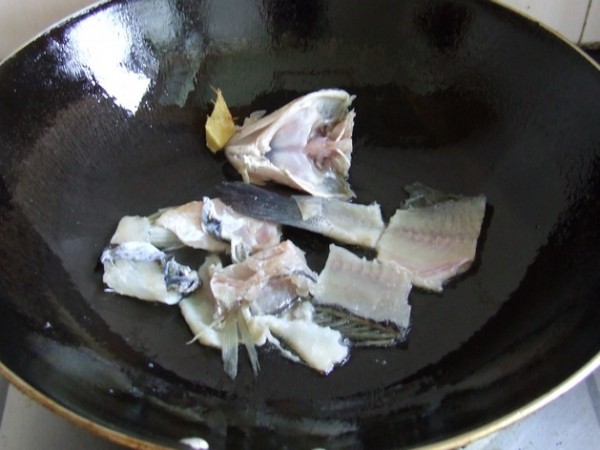Golden Cordyceps Sea Bass Soup recipe