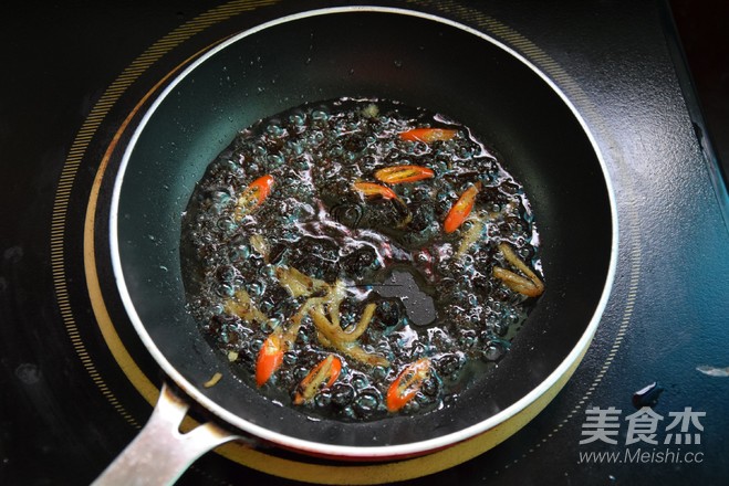 Spicy Tempeh with Razor Clams recipe