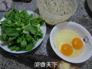 Stir-fried Noodles with Cabbage Egg and Bamboo Shoots recipe