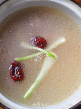 [cantonese Cuisine] Medicinal Diet Health Soup—tianqi Stewed Chicken recipe