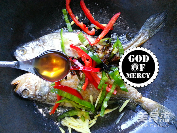 Braised Yellow Fish with Beer and Douban recipe