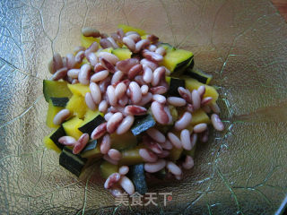 Pumpkin Flower Bean Salad recipe