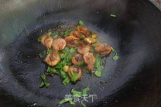 Stir-fried Arctic Shrimp with Garlic Seedlings recipe