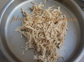 Ginger-flavored Bamboo Shoots Mixed with Shredded Chicken recipe