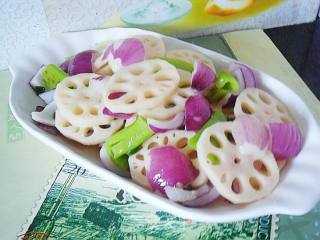 【home-style Stir-fry----onion and Lotus Root Slices】 recipe