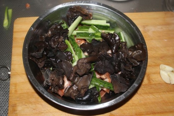 Cucumber Mixed Pig Ears recipe