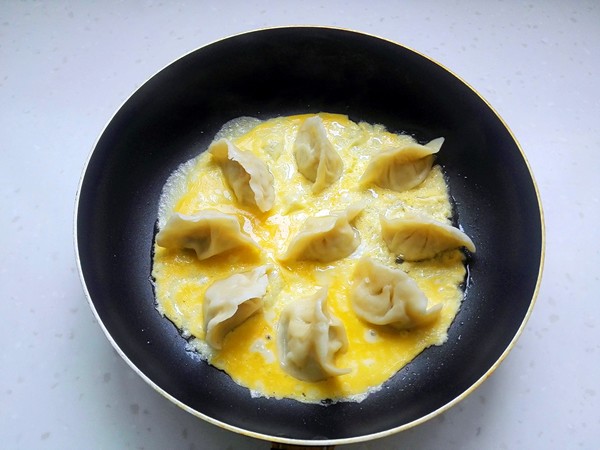 Fried Dumplings with Eggs recipe