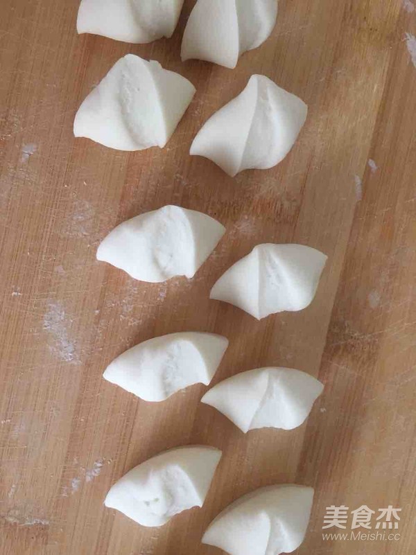 Steamed Dumplings with Leek recipe