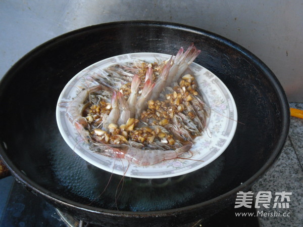 Sliced Shrimp with Garlic recipe