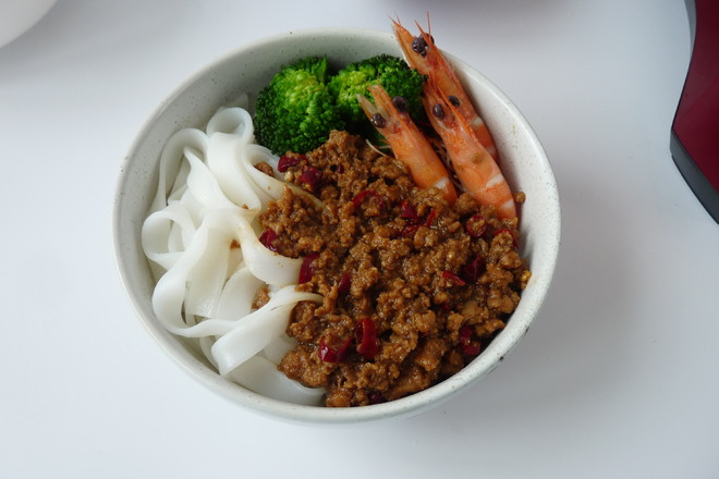 Hor Fun with Spicy Meat Sauce recipe