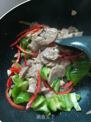 Stir-fried Pork Liver with Green Red Pepper recipe