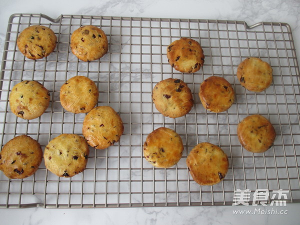 Cranberry Milk Shortbread Cookies recipe