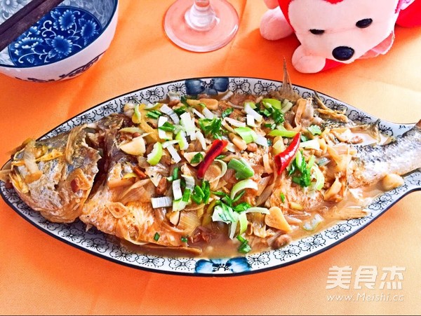 New Year's Eating Fish for More Than Every Year---simmered Yellow Croaker in Sauce recipe