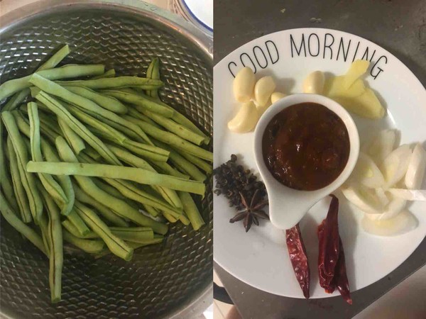 Braised Noodles with Beans and Pork Ribs recipe