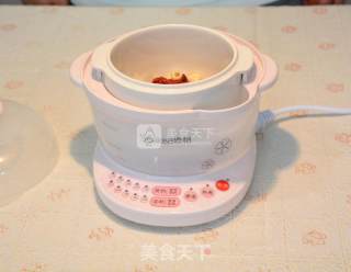 White Fungus and Lotus Seed Soup recipe