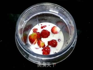 #花样美食#strawberry Milkshake recipe